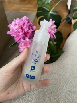 Večerná skincare rutina: Doprajte svojej pleti regeneráciu a hydratáciu!