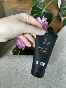 Prečo by muži nemali zanedbávať starostlivosť o pleť? Objavte silu Revital Men Face krém-gélu!